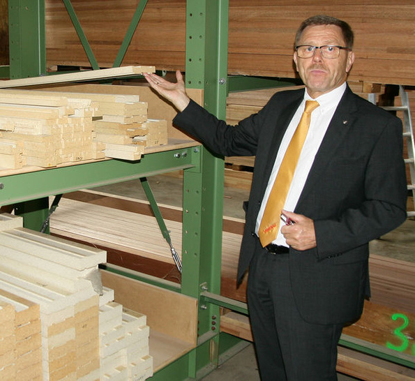 Rainer Taig hat viel in den Produktionsstandort Langenwetzendorf investiert. Zuletzt hat er eine spezielle Halle für den Holz-Sonderfensterbau eingerichtet.