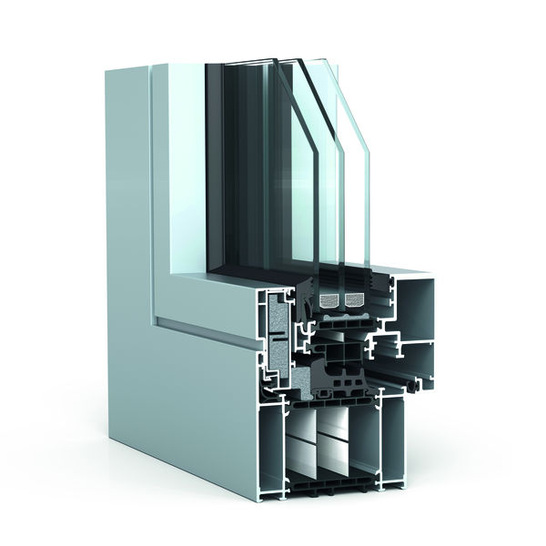 Die neuen Wärmedämmprofile aus Polyamid-Rezyklaten sind ab sofort standardmäßig und ohne Aufpreis in den Profilen von Wicona verbaut. Hier im Bild das neue Wicline 95 Fensterprofil. - © Wicona
