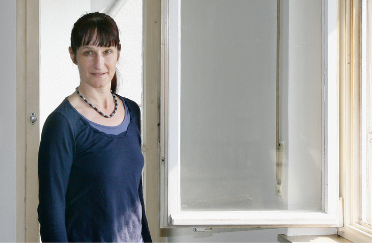 



Andrea Widmer weiß, dass sie für ihre Immobilie neue Fenster benötigt. Jetzt steht sie vor der Frage: Wer ist der richtige Anbieter und welche Fenster will ich eigentlich haben?

