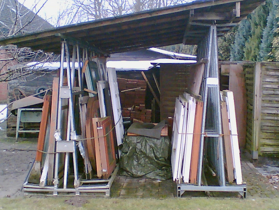 
Ohne eine gezielte Nachverfolgung der Glasböcke können diese schnell für den Isolierglas-Anbieter auf immer verloren gehen, wie das Beispiel hier anschaulich zeigt.
