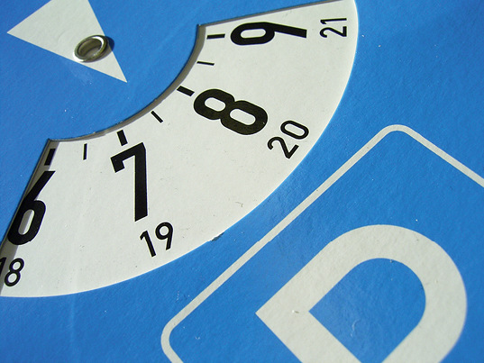 



Parken an Parkuhren und im Bereich von Parkscheinautomaten soll ohne Gebühr für Handwerker möglich sein.
