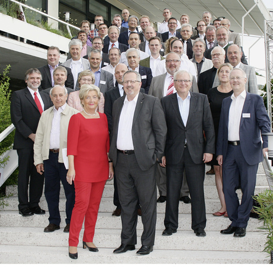 



Demonstrieren Geschlossenheit: Die Mitglieder der Isolar Gruppe, hier bei ihrer Jahrestagung 2014 in Pörtschach in Österreich, sehen sich für die Zukunft gut aufgestellt.
