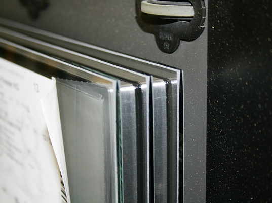 



Der Primärdichtstoff Tremco JS780 S wurde speziell für flexible Abstandhalter entwickelt und verfüge über eine weichere Einstellung. Dies verhindere eine Verformung des Abstandhalters und verbessere die Haftung zwischen Abstandhalter und Glas.
