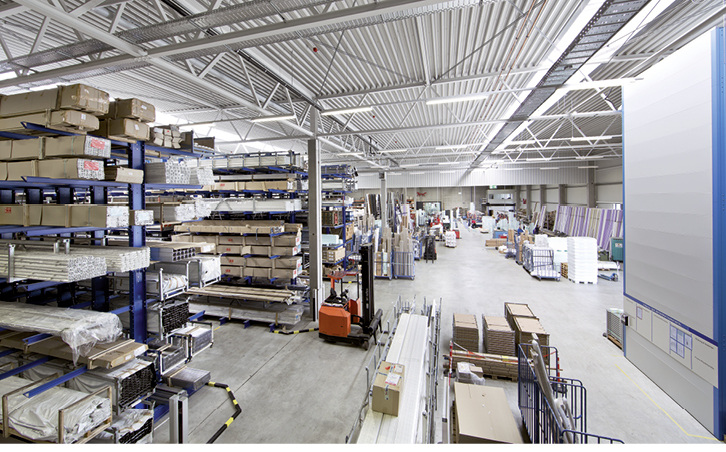 
Auch die schnelle Verfügbarkeit von allen Teilen aus dem Lieferprogramm ist ein entscheidendes Kriterium, um Fertigungsprozesse bei Kunden zu optimieren.
