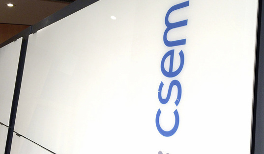 



Weiße Photovoltaikmodule sollen durch ihr Design die Akzeptanz im Bereich der Fassade erhöhen.
