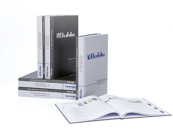 <p>
Starkes Katalog-Duo: Aufgeteilt in Design- und Planungshandbuch präsentieren die beiden neuen Kataloge auf insgesamt fast 900 Seiten die Bohle-Beschlagwelten für Innenausbau, Bad, Möbel, Geländer sowie Vordächer.
</p>
<p>
</p> - © Foto: Bohle
 
Starkes Katalog-Duo: Aufgeteilt in Design- und Planungshandbuch präsentieren die beiden neuen Kataloge auf insgesamt fast 900 Seiten die Bohle-Beschlagwelten für Innenausbau, Bad, Möbel, Geländer sowie Vordächer.
