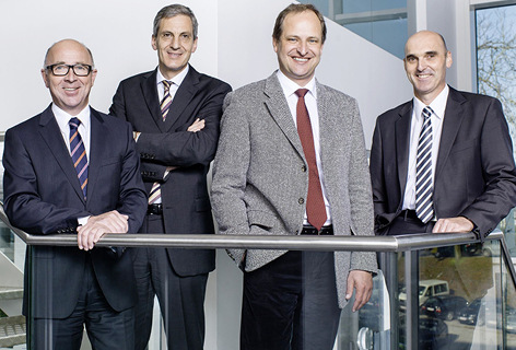 
Das Führungsmannschaft von Lisec (v. l.): Ing. Mag. Werner Mihatsch (Leiter Finanzen), Dipl.-Ing. Anton Walser (Technischer Leiter), Mag. Othmar Sailer (Geschäftsleiter) und Peter Holzinger (Vertriebsleiter). 



