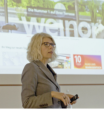 <p>
</p>

<p>
Marketingleiterin Sylvia Hendel ist mit den Ergebnissen der Unternehmertage hoch zufrieden: „Für gesunde und erfolgreiche Geschäftsbeziehungen ist es wichtig, einen engen Kontakt zueinander aufzubauen, sich regelmäßig auszutauschen.
</p> - © Foto: Weinor

