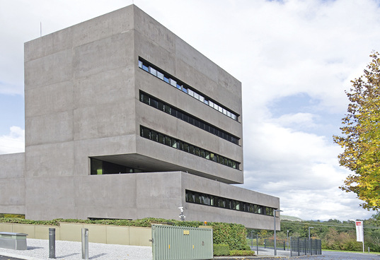 



Die neue Kraftwerkleitstelle der TIWAG befindet sich auf dem Gelände des Kraftwerks Silz in Tirol.
