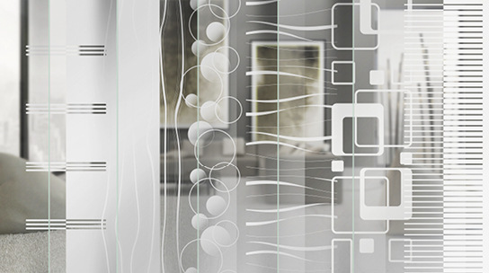 <p>
</p>

<p>
Keine Farben, sondern facettenreiche Formen mittels Lasergravur und elegante Mattierungen setzen die neue Glastüren-Serie von Garant in Szene.
</p> - © Bild: Garant


