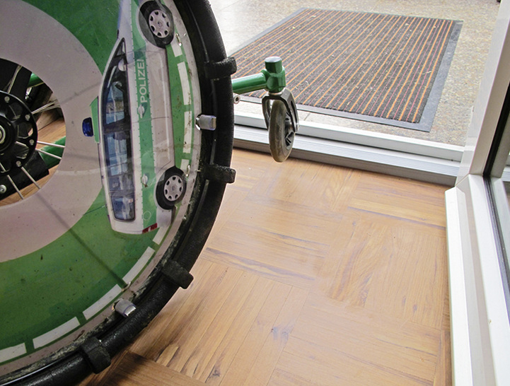 
Beim Umbau einer behindertengerechten Wohnung in Köln, wurden die Schwellen zum Wintergarten angepasst.
