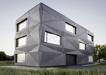 <p>
</p>

<p>
Einen der beiden ersten Preise des Roma-Architekturwettbewerbs wurde von der Jury an das Büro tillicharchitektur aus München vergeben. 
</p> - © Foto: Michael Compensis

