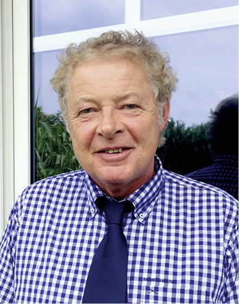 



Martin Böger und sein Team haben viele Bestandsfenster mit neuen Isolierglas-Einheiten ertüchtigt.
