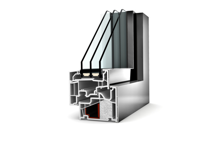 Beim Kunststoff/Aluminium-Fenster KF 410 (im Bild) und dem Kunststoff/Aluminium-Verbundfenster KV 440 setzt Internorm auf eine neue Technologie zur Dämmung des Rahmens: Dabei wird die Dämmung nicht mehr in Form von vorgefertigten Schaumprofilen verarbeitet, sondern als Granulat mit Druck in das Rahmenprofil eingebracht.