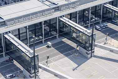 



Fast jeder zweite Architekt ist der Meinung, dass man den Weiterbau des BER-Flughafens besser sein lassen sollte. 
