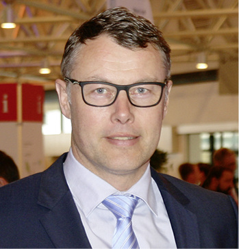 



Die GLASWELT im Gespräch mit Jörg Holzgrefe auf den Rosenheimer Fenstertagen.
