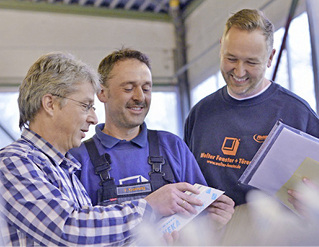 
Bei dem Workshop haben drei Mitarbeiter – aus dem Kundendienst, der Nachsorge und der Montage – teilgenommen. In der Diskussion kamen Aspekte auf den Tisch, die im Tagesgeschäft gar nicht zur Sprache gekommen und eher untergegangen wären.
