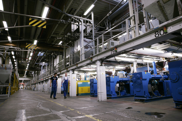 Ein Blick in die Extrusion bei Veka in Sendenhorst - beim Betriebsrundgang werden die Tagungsteilnehmer auch hier ein Auge drauf werfen können.
