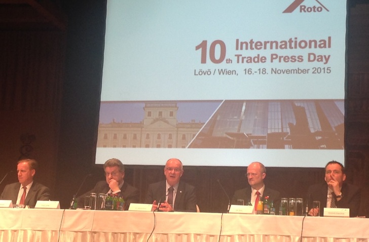 Der Roto Vorstand stellt sich in Lövö/Ungarn den Fragen der Fachpresse.