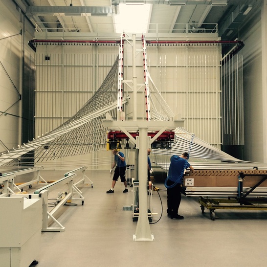 Man setzt auf umweltfreundliche Lösungen und ­verwendet atoxische Präparate. Die Bearbeitung von Aluminium erfolgt chromfrei.