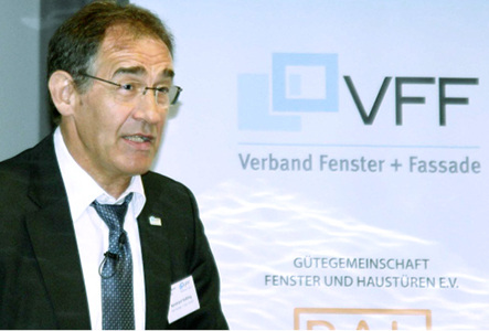 <p>
</p>

<p>
VFF Präsident Bernhard Helbing im Juni auf der Jahrestagung in Bremen.
</p> - © Foto: Daniel Mund / GLASWELT

