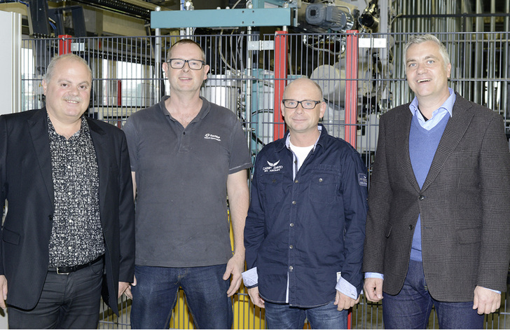 
(v.l.) Ronald Czerwonatis (Söba Geschäftsführer), Jens Hachemeister (Produktionsleiter), Jörg Fricke (Betriebsleiter), Matthas Dick (Sika Services, Zürich)
