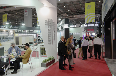 
Bekannte Markennamen fand man stellenweise erst beim Messerundgang statt im Katalog. 



