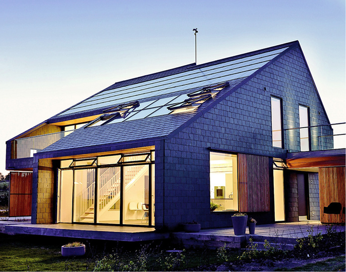 



Das Einfamilienhaus Home for Life in Dänemark mit einer Grundfläche von 190 m² vereint Wohnqualität, Funktionalität und Energieeffizienz in einem integrierten Konzept.
