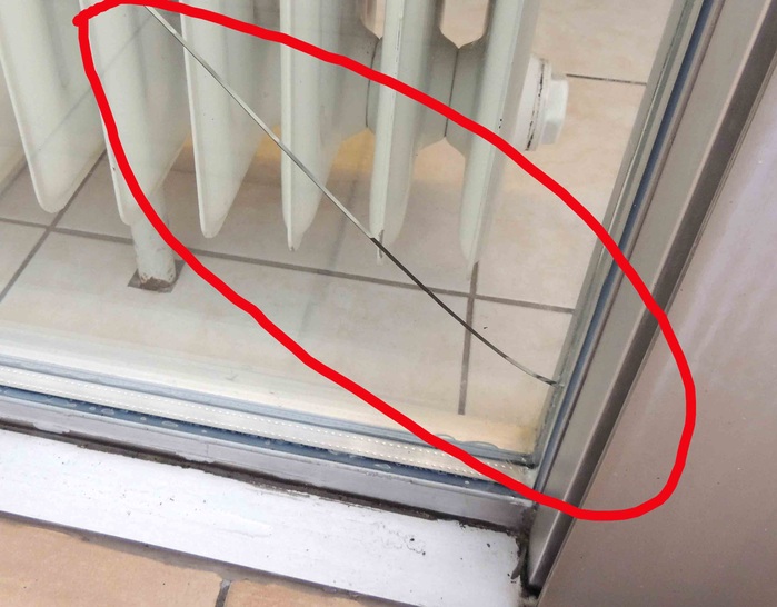 Ein Sprung, der durch Hitzeeinwirkung oder durch eine mechanische Beschädigung der Kante verursacht wurde? Der Sachverständige Andreas Euler wird diese Frage in seinem Workshop klären.