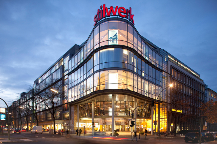 Der Markisenhersteller markilux eröffnet im Frühjahr 2016 einen weiteren Schauraum im stilwerk Berlin, das inmitten von touristischen und kulturellen Hotspots angesiedelt ist. Die neuen Ausstellungsräume von fast 600 Quadratmetern sind im dritten Obergeschoss des stilwerks, mit einer lichtdurchfluteten Glasfront auf ganzer Länge.