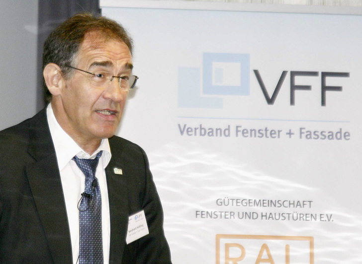 VFF-Präsident Bernhard Helbing im Juni 2015 auf der Jahrestagung in Bremen - © Daniel Mund / GLASWELT
