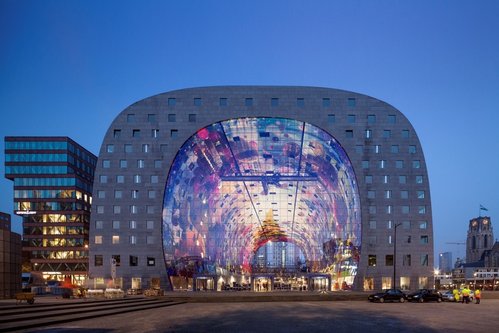Das spektakuläre Markthallen-Gebäude wurde vom niederländischen Architekturbüro MVRDV entworfen. - © Guardian

