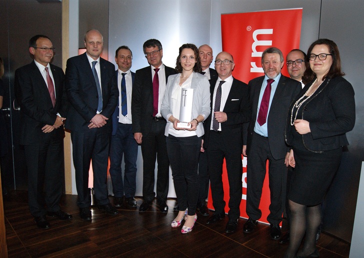 Bei der Preisverleihung (v.l.): Thomas Vondrak, Johann Habring, Helmut Freynhofer (Internorm), Peter Rattinger, Anita Gutjahr, Klaus Preyler, Werner Mihatsch, Leopold Dammelhart, Klaus Siedl (Lisec), Anette Klinger (Internorm)