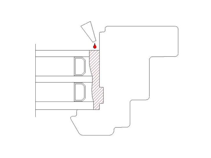 Glasversatz und Hohlräume werden mit Klebstoff kraftschlüssig gefüllt.