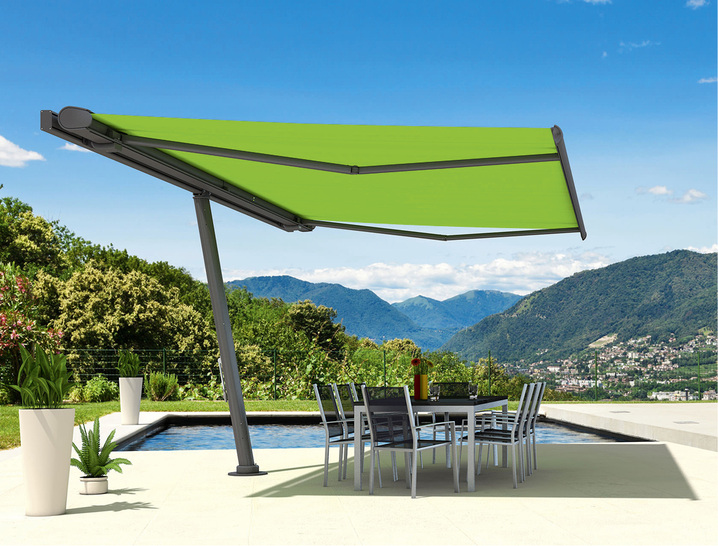 
Mit dem planet hat markilux ein neues Markisenformat auf den Markt gebracht, mit dem man den Schatten- und Sonnenbereich absolut flexibel bestimmen können soll. In der flex-Version ist der planet um 335° drehbar, sodass der Schatten genau dorthin fällt, wo man ihn gern hätte.
