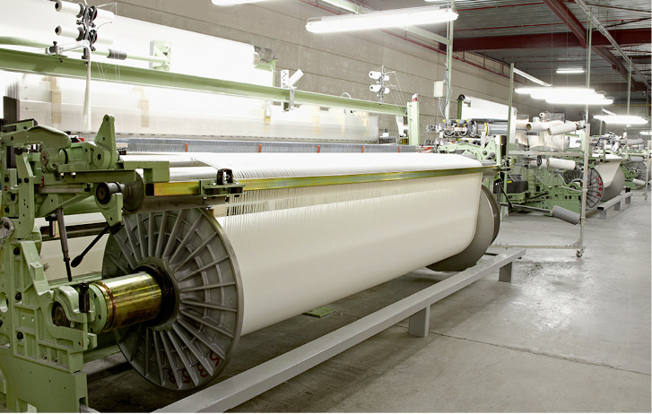 <p>
</p>

<p>
Der Maschinenpark wurde 2012 optimiert. Heute kann man deshalb als einziger Hersteller weltweit Screenstoffe mit einer Breite von 3,5 Metern auf den Markt bringen. 
</p> - © Fotos: Copaco

