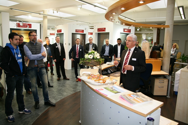 Anton Gugelfuss eröffnet die Hausmessse