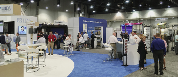 



Der deutsche Hersteller BeluTec will ab sofort den amerikanischen Markt bearbeiten und nutzte daher die Möglichkeit auf dem R+T Stand der Messe Stuttgart teilzunehmen.
