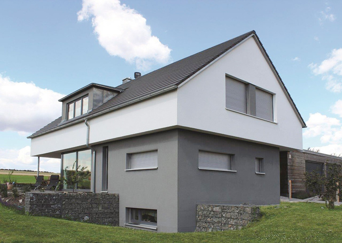 



Aufgrund der Anforderungen durch die EnEV hat sich der Rollladenkasten zu einem wichtigen Baudetail entwickelt, das bereits in der Planung berücksichtigt sein will.
