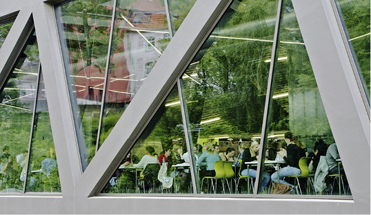 <p>
</p>

<p>
Das SGG Cool-Lite Sonnenschutzglas hier in der Fassade der Uni-Mensa in Kassel.
</p> - © Foto: paulus.photography

