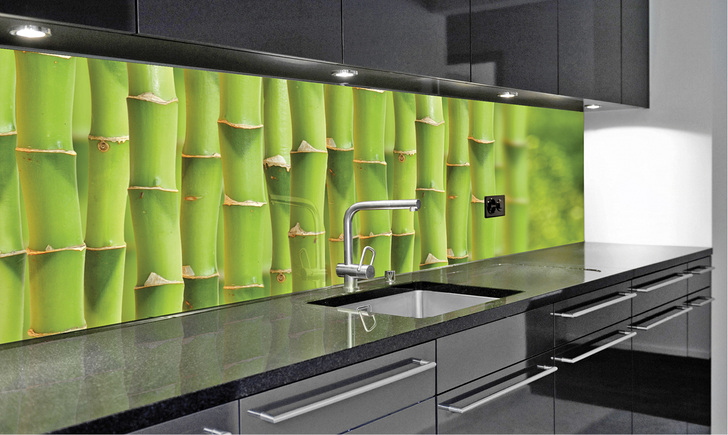 
Glastechnik Engels bietet bedruckte sowie lackierte Gläser an. Aus 14 000 Farben können die Kunden wählen.
