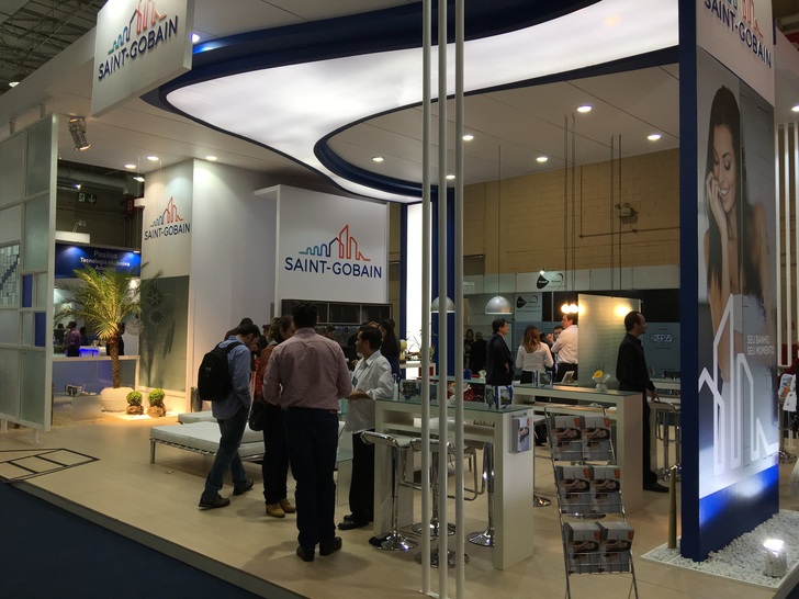 Saint-Gobain präsentiert sich mit seinem neuen Logo.