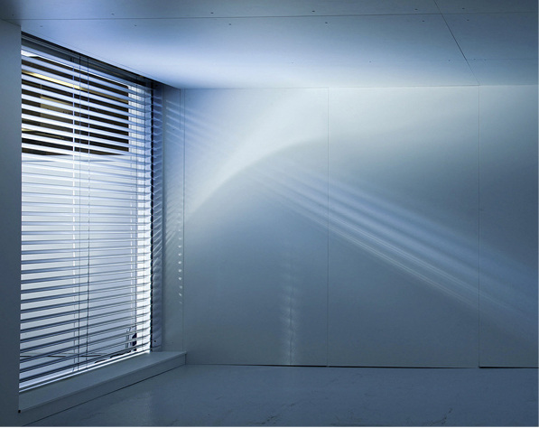 <p>
Diffus, gestreut oder gerichtet. Die Möglichkeiten Tageslicht in den Raum zu bringen sind sehr vielfältig und werden unterschiedlichst gelöst.
</p>

<p>
</p> - © Foto: Schlotterer


