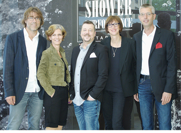 <p>
</p>

<p>
Die Realisation des neuen Schauraums war Teamarbeit (v.l.): GF Michael Kröger, Andrea Eichler (Einkauf), Marco Korf (Marketing), Petra Löwenstein (Personal/Logistik), GF Thomas Breuer
</p> - © Fotos: Henry Rasch

