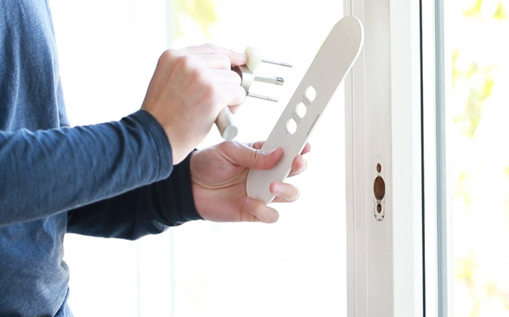 Der Bohrblocker RAPID eignet sich für neue und alte Fenster resp. Balkontüren mit dem üblichen Drehgriff.