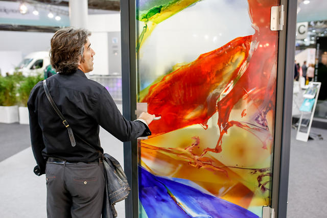 Wie sich das Glaserhandwerk der Zukunft aufstellt, können Besucher der glasstec 2016 erleben. - © Messe Düsseldorf
