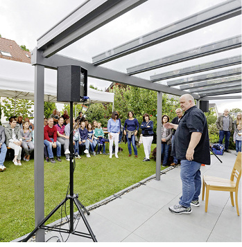 



Als krönenden Abschluss gab es auf der neuen Terrasse eine Show des Comedian Markus Maria Profitlich. 
