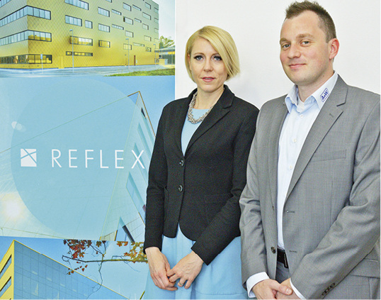 
Reflex-Geschäftsführerin Deborah Krempl-Doplihar leitet den Familienbetrieb in 2. Generation, neben ihr A+W Kundenbetreuer Peter Kénesy.
