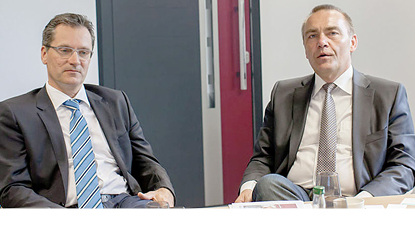 



Volker Broecker (l.), Finanzen/Personal, und Martin H. Dettmer, Vertrieb/Produktion, beide Geschäftsführer dpi Türdesign GmbH
