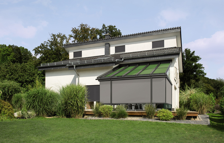 Zwei ZIP-Anlagen über Ecke werden mit einem Motor bedient, und so gemeinsam verfahren.